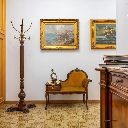 Benvenuti Al Centro Oda ve Kahvaltı Caserta